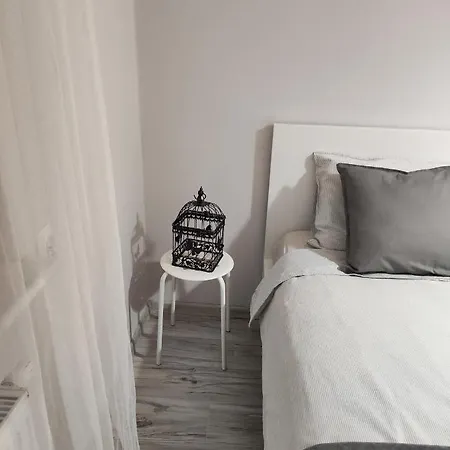 White&gray شقة غدانسك